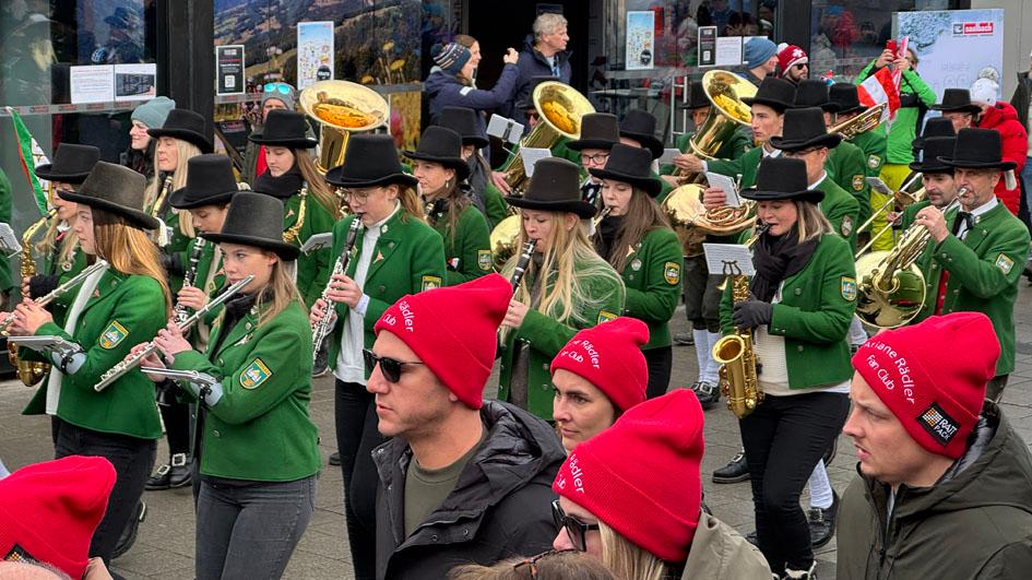 WM-Check: Trachtenmusik trifft Skifans Poster